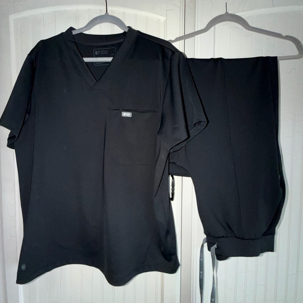 FIGS FormX Black Scrub Top, Logan XL & Salina HW Wide leg LP